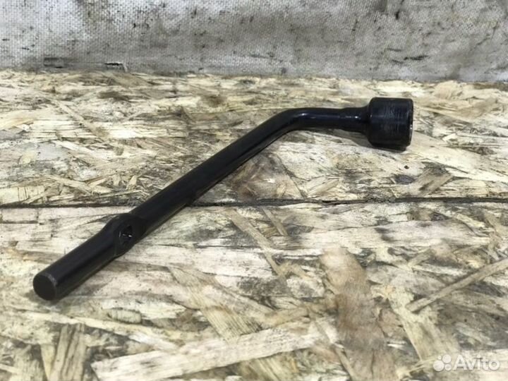 Ключ балонный Hyundai Santa Fe 2