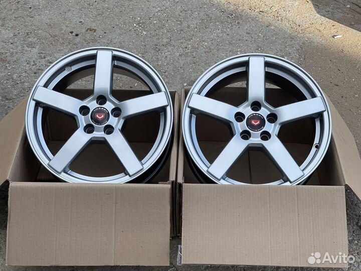 Диски 5*100 R16 Vossen CV3 серебро