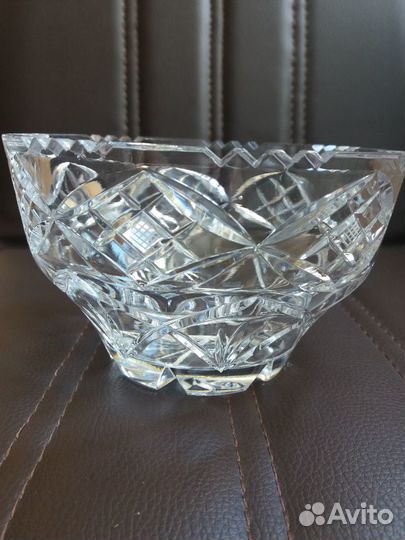 Хрустальная вазочка