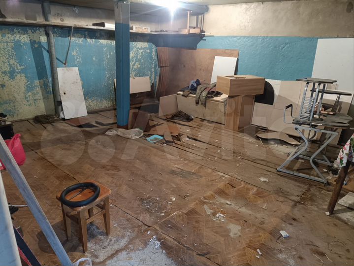 Гараж, > 30 м²