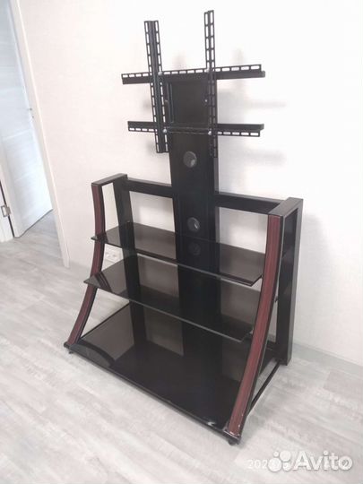 Стеклянная тумба / стойка под тв и аппаратуру