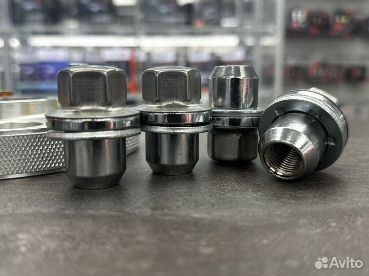 Колесная гайка Land Rover