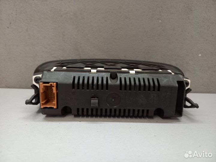 Дисплей Peugeot 308