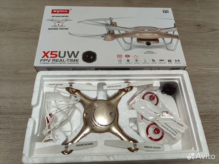 Квадрокоптер Syma X5UW