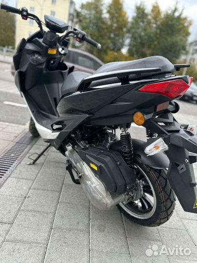 Скутер Arc (Fos) Черно-белый