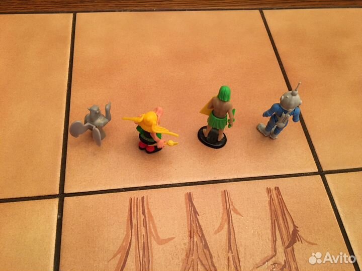 Фигурки Kinder Surprise