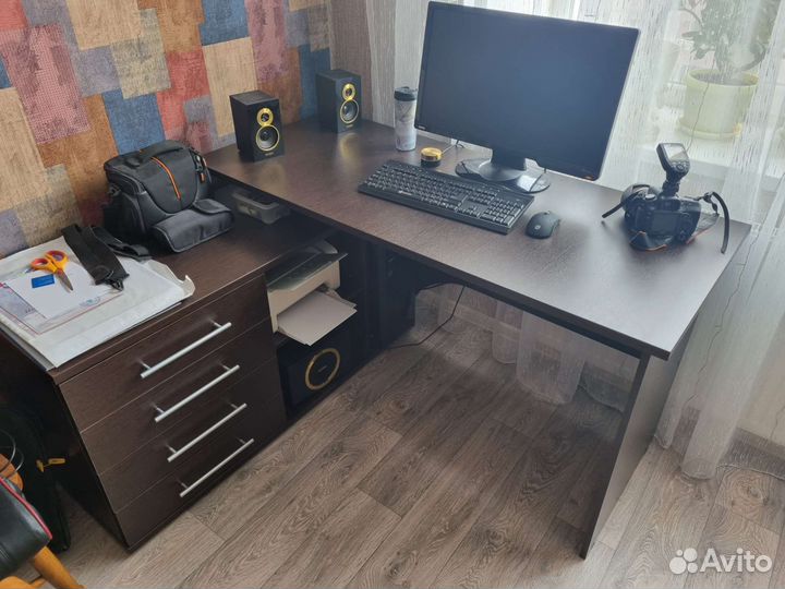 Компьютерный стол