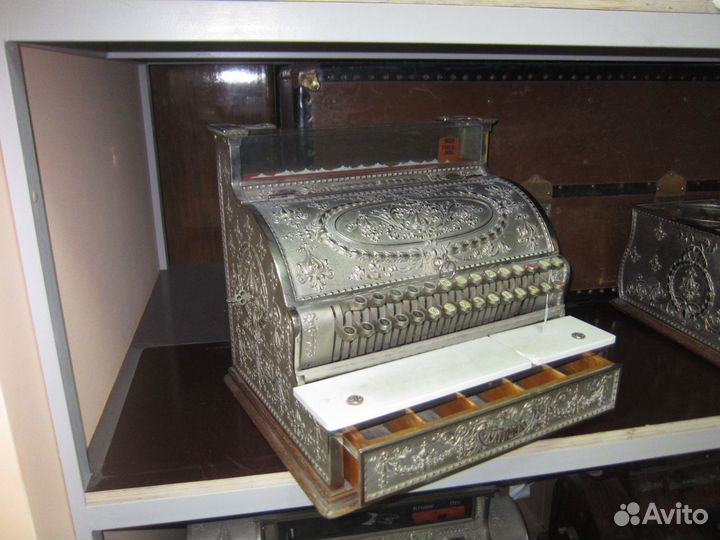 Антикварный кассовый аппарат, 1900-е годы