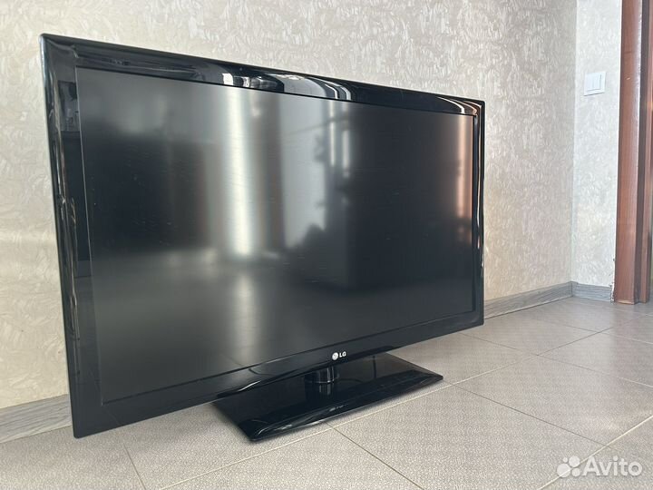 Телевизор бу LG 42LD650
