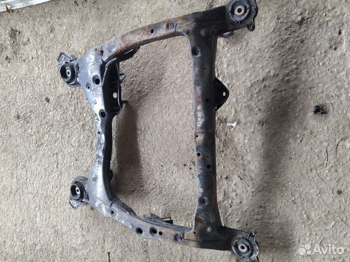 Подрамник передний передний Toyota Camry седан 3