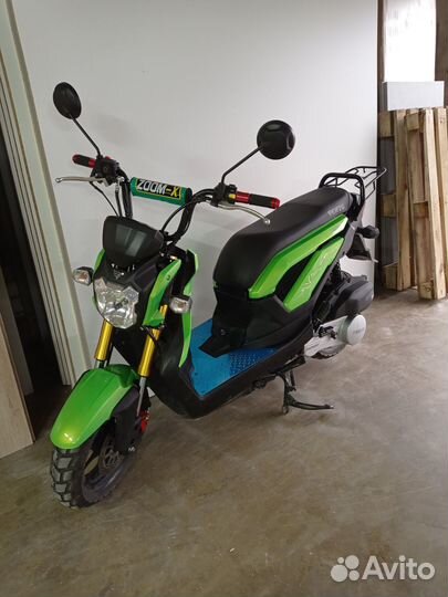 Скутер Vento Naked