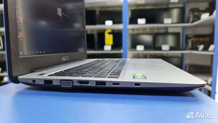 Ноутбук Asus 15.6