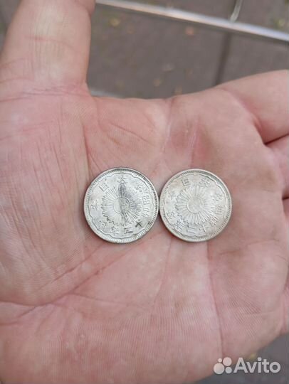 Монета юани