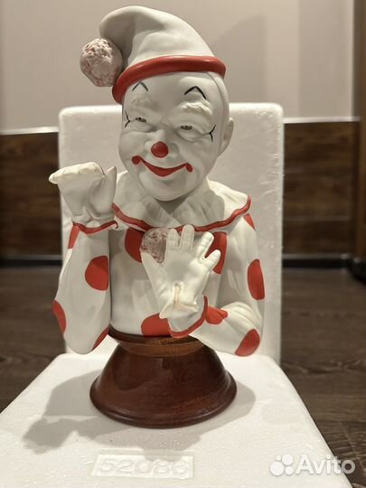 Статуэтка клоун
