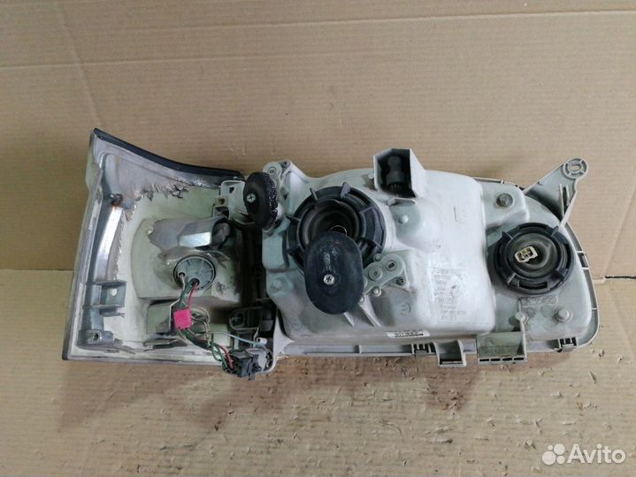 Фары toyota hiace kzh100 1994 год