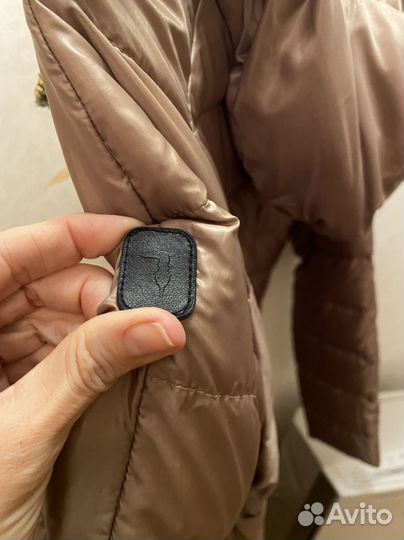 Пуховик женский Trussardi