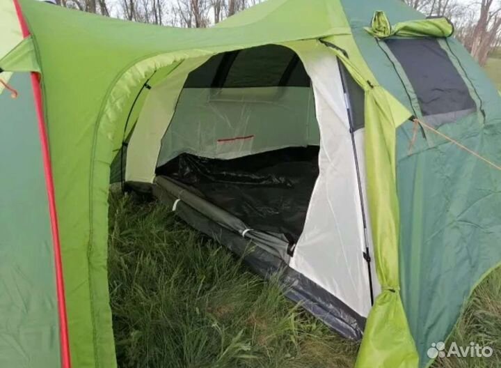Палатка трехместная