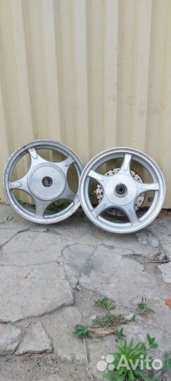 Колеса,пластик,перья на скутер