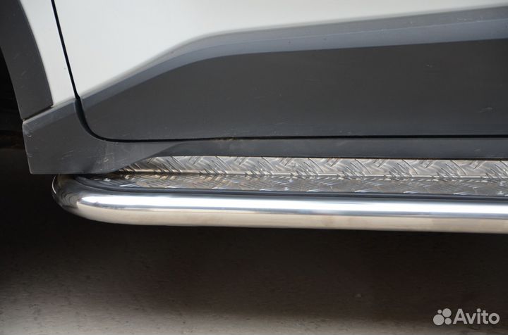 Пороги с накладным листом Toyota С-HR