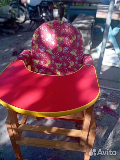 Стульчик для кормления ребенка