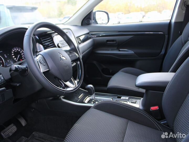 Mitsubishi Outlander 2.0 CVT, 2019, 50 000 км