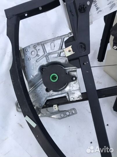 Рамка стеклоподъемника задняя правая audi A4 B5