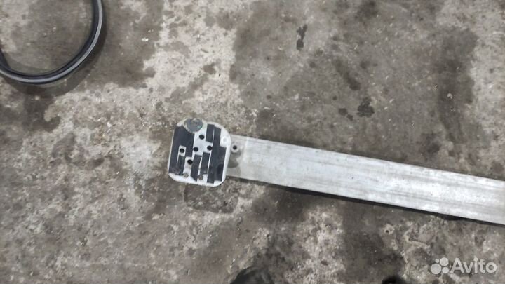 Усилитель заднего бампера Peugeot 308