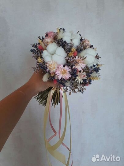 Неувядающий букет с лавандой и сухоцветами