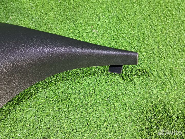 Обшивка передней стойки нижняя левая Ноут Е11