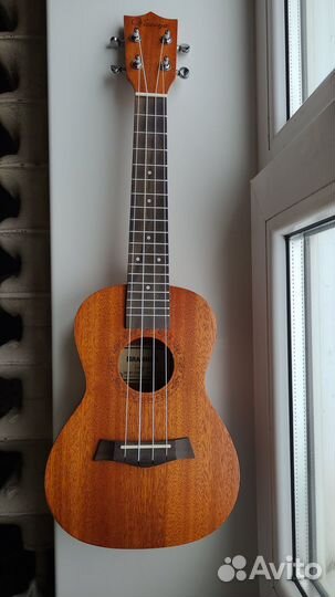 Продам укулеле