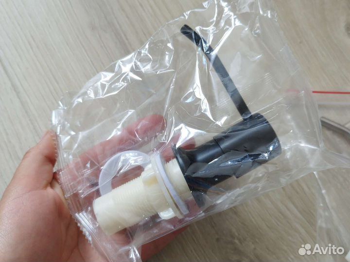 Дозатор для жидкого мыла с шлангом