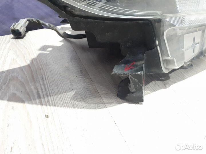 Фара Nissan X-trail T32 Прав