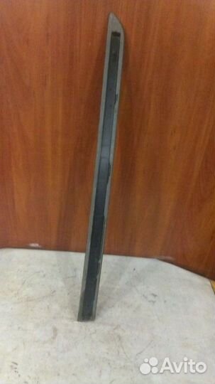 Молдинг двери передний правый Skoda Yeti