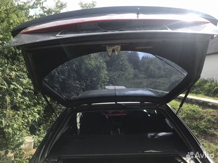 Крышка багажника в сборе