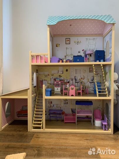 Большой домик для кукол (кукольный дом)