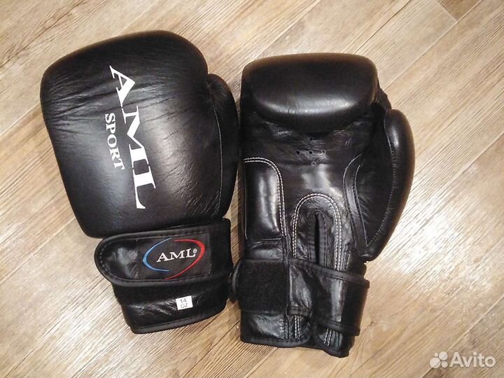 Боксерские перчатки