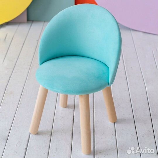 Детский мягкий стульчик и столик