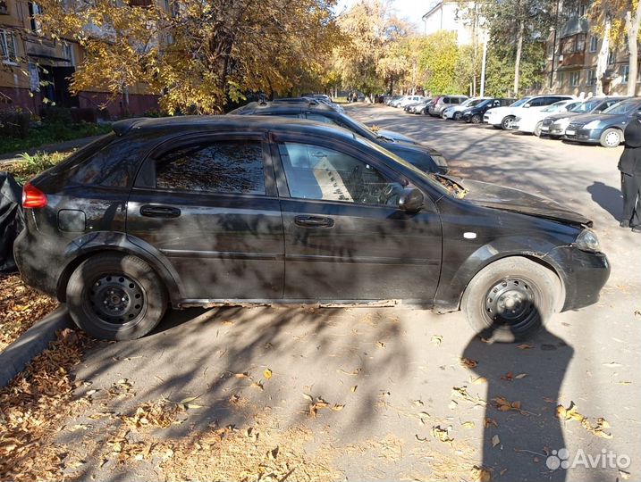 Chevrolet Lacetti 1.6 МТ, 2008, битый, 300 000 км