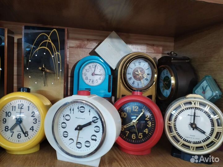 СССР часы будильники Янтарь механика