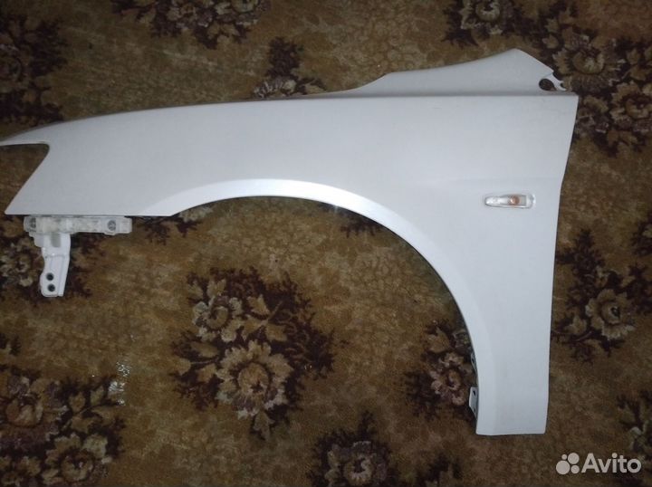 Крылья передние Лансер10