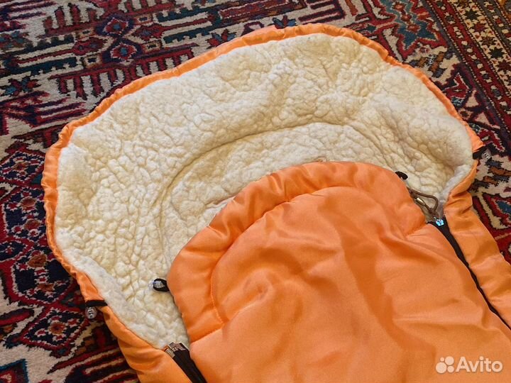 Меховой конверт в коляску Womar