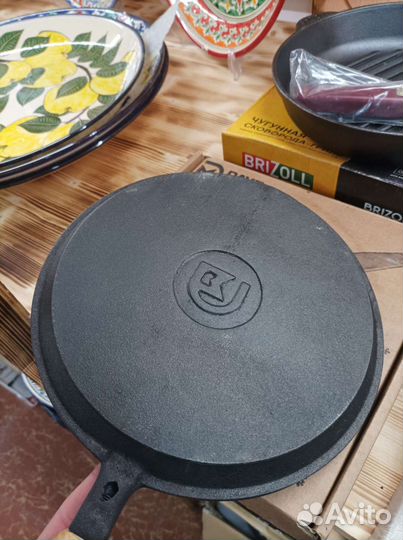 Сковорода блинница чугунная