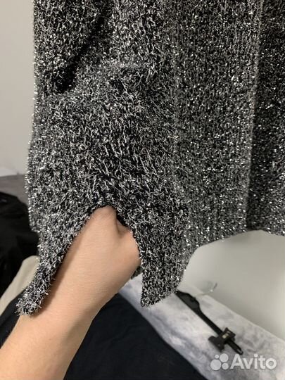 Объемный свитер женский