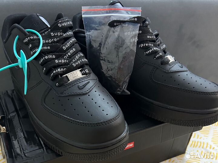 Nike air force 1 black supreme