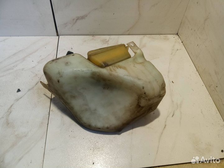 Бачок расширительный Volvo 460 1993 NET