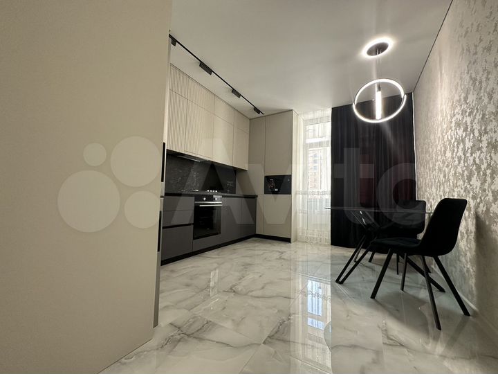 2-к. квартира, 61 м², 3/14 эт.