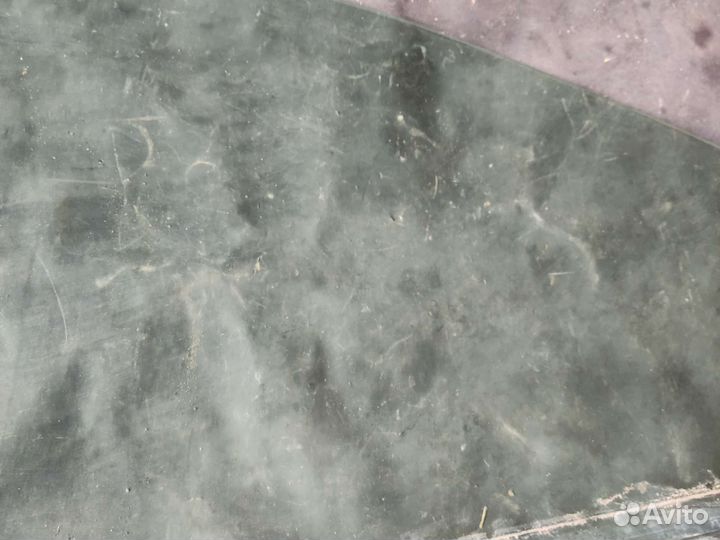 Стекло переднее правое Dodge Caravan 4