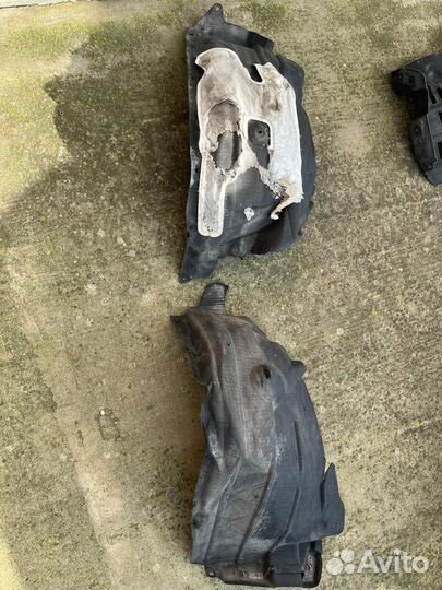 Подкрылки передние