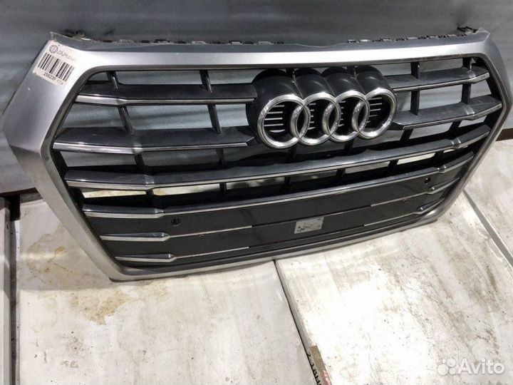 Решетка радиатора Audi Q5 2020
