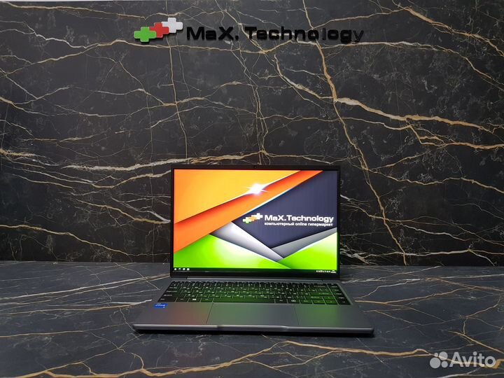 Стильный ноутбук 14 дюймов на Core i5 8/512Gb IPS